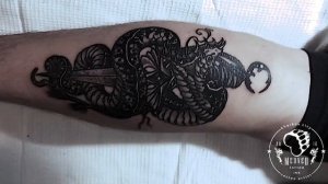 Татуировка: Змея и кинжал