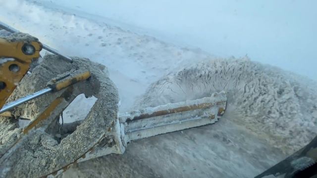 Ежедневный снегопад. Приехал шнекоротор! Тех. Обслуживание Грейдера. смотреть онлайн