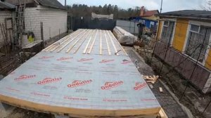 Чистовое покрытие пола из Quick Deck в каркасном доме.