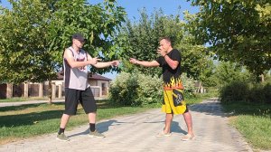 Уличный импровиз в стиле анимэйшн под trap и задушевную балалайку