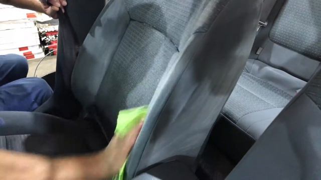 Химчистка сидений в салоне автомобиля Nissan Almera (Ниссан Альмера) смотреть онлайн