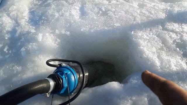 Самодельный снегогенератор для укрытия ежевики.