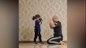 Девочка боец
