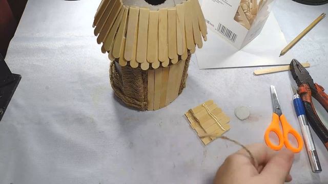 DIY. Домик копилка по принципу плетёной корзинки из обычной банки и джутового шпагата своими руками смотреть онлайн