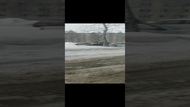 Шапкой туши горит машина Шапкой туши горит машина