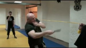 Гуро Александр Плаксин - работа с боевым ножом и Panantukan ( RAPT )