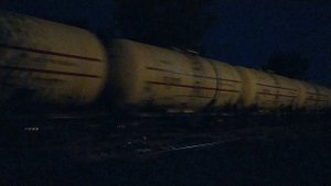 VID_20240522_211515.mp4.  2ТЭ25Км - 0??? с грузовым поездом.