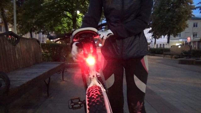 Задний фонарь для велосипеда. Лучший бюджетный фонарик. смотреть онлайн