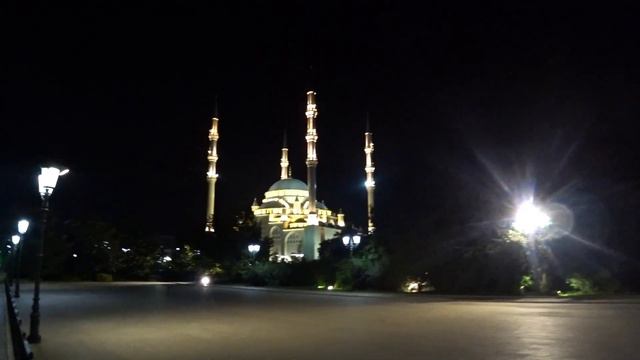 Ночной город  Грозный  прекрасен.