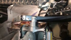 Как прикрепить педаль к шатуну велосипеда БЕЗ РЕЗЬБЫ / Attach pedal to bike. WITHOUT CARVING.