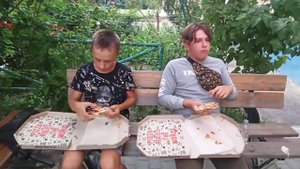 КТО БЫСТРЕЕ СЪЕСТ БОЛЬШУЮ ПИЦЦУ / КТО ПЕРВЫЙ СЪЕСТ ЕДУ ПОЛУЧИТ ДЕНЬГИ