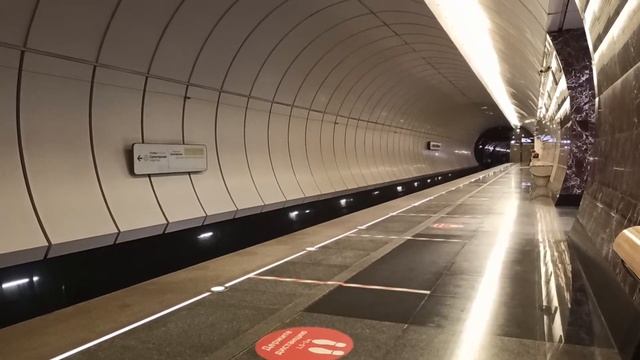 Станция метро ночью Верхние Лихоборы прибытие последнего поезда смотреть онлайн