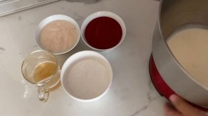 Нарезные клубничные пирожные. Құлпынай пирогы. Тренд хит нарежные пирожные. Дайын Мастер класс.