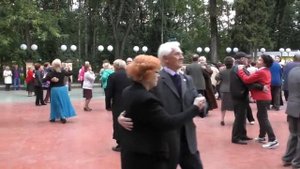 ЙОШКАР-ОЛА.ТАНЦЫ ПОД ДУХОВОЙ ОРКЕСТР В ПАРКЕ.Ф.В.ГИНЗБУРГ, ВИРТУАЛЬНЫЙ МУЗЕЙ КУЛЬТУРЫ