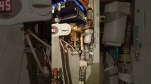 Газовая колонка для отопления.