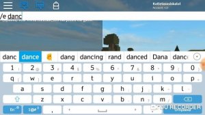 Как танцевать  в роблоксе ?