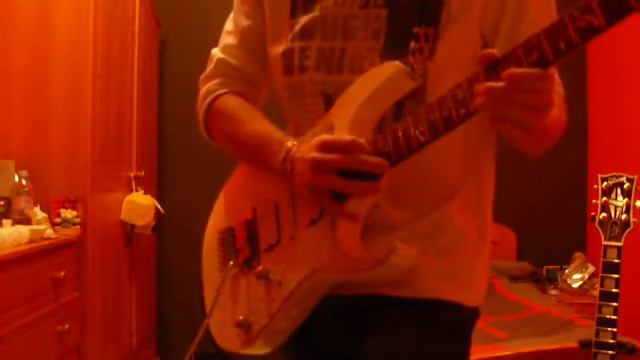solo improvisation guitare ibanez JEM 555 смотреть онлайн