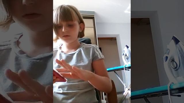 Проверка лайфхака . Как убрать царапины с телефона с помощью зубной пасты? смотреть онлайн