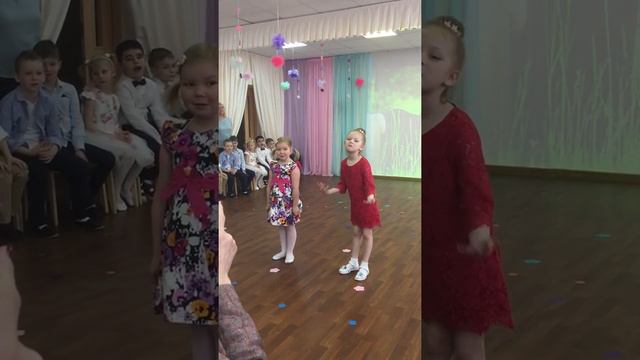 Утренник 8 марта смотреть онлайн