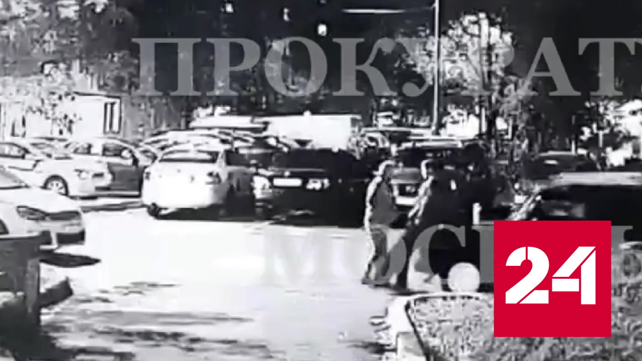 Москвич без прав задавил женщину во время прогрева двигателя - Россия 24