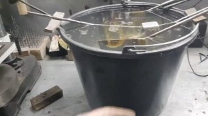 Переделка топора.Рисунок на топоре,травление,воронение.(Подробно)Топор викингов из рессоры.