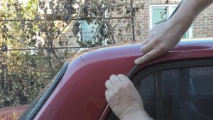 Пластмассовая окантовка на сточный желобок ВАЗ