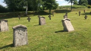 Могила экипажа «Илья Муромец-Г» [1916 г.]  на кладбище Первой мировой войны