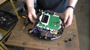 Как ремонтировали робот  пылесос