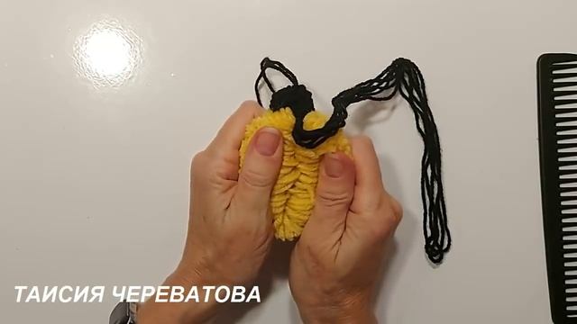 ЕСЛИ НАДЕТЬ НИТКИ НА ВИЛКУ! Я НЕ УСПЕВАЮ ИХ ДЕЛАТЬ!Такая ОЧАРОВАТЕЛЬНАЯ КРАСОТИЩА!идеи из пряжи DIY смотреть онлайн