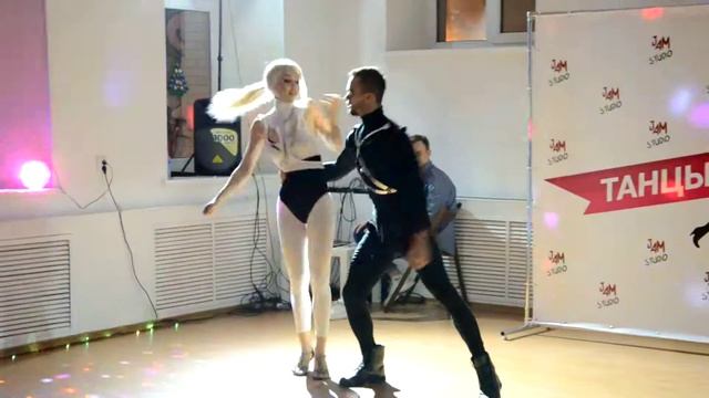 Глеб и Екатерина . Кизомба. Прибытие смотреть онлайн