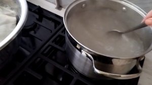 Маринованные томаты? с черной смородиной без уксуса.