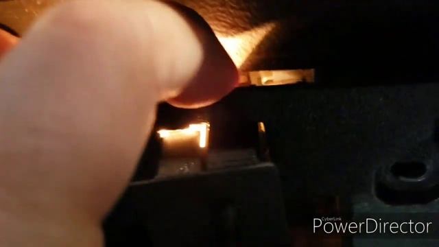 CHEVROLET S10 BLAZER LS // Glove box light bulb Replacement смотреть онлайн