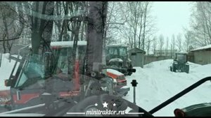 Фронтальный погрузчик Landformer и трактор Кентавр 654