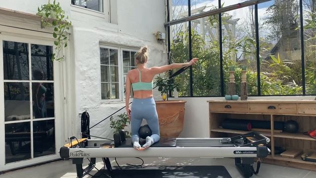 Guided: Reformer Pilates // Reformer, Small Ball - Free Spirit Pilates смотреть онлайн