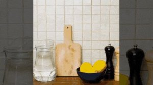 Старый и проверенный способ отмыть стены от грязи.