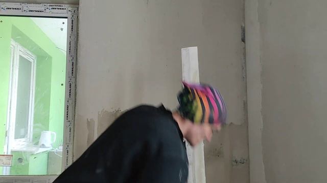 Виведення плоскості. Етап 3. Штукатурення стіни по кутнику. Гіпсові маяки. смотреть онлайн