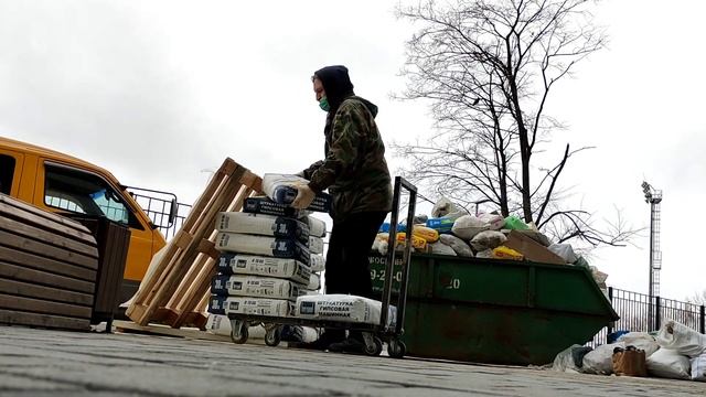 Как возить мешки на тележке смотреть онлайн