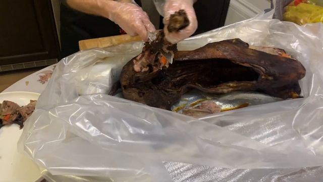 РАЗДЕЛЫВАНИЕ БАРАНА НА ВЕРТЕЛЕ смотреть онлайн