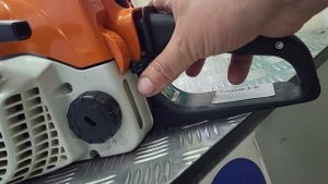 Холодный пуск бензопилы STIHL MS 180 С