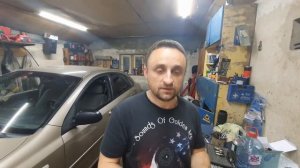 шевроле лачетти 2005 год пищат передние колодки с одной стороны ?  что делать ?