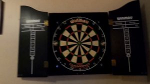 Unboxing Winmau Professional Darts Set (Cabinet, Diamond Plus Dartboard and 6 Darts)