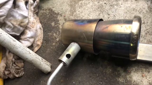 Оснастка для пневмо-молотка на токарнике. Пробую калить в гарже на газу! смотреть онлайн