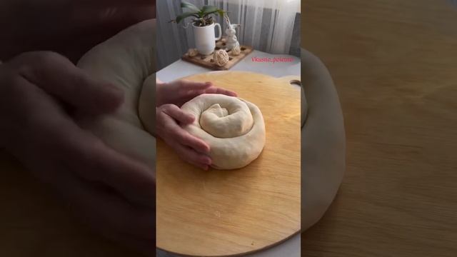 Слоеный пирог с сыром и творогом. Рецепт в описание #готовимвкусно #готовимдома #food смотреть онлайн