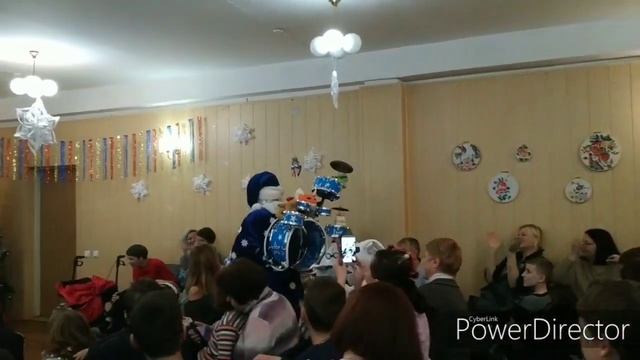 Свято наближається смотреть онлайн