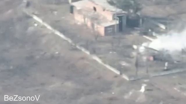 Артиллерия 3-ей бригады армии ДНР продолжает уничтожать позиции ВСУ на Горловском направлении..mp4 смотреть онлайн