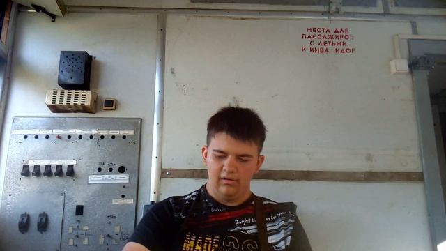 Внутри списанной электрички ЭР2Р-7024 на станции Дягилево часть 2 Дата съемки 27.08.2023 смотреть онлайн