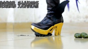 Chinese girl wear cosplay short boots crush Fischl(Genshin)