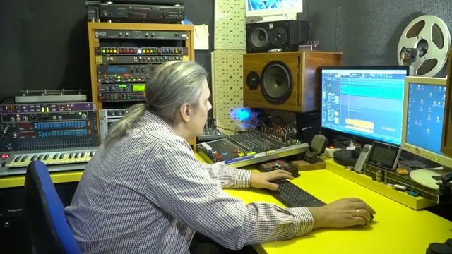 Песня в подарок папе на день рождения. Процесс. Звук - студия звукозаписи IN/OUT Records. смотреть онлайн