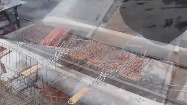 Шашлык жарят в ванне Kaldewei смотреть онлайн