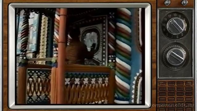 Дом кузнеца Кириллова в селе Кунара. История страны на фасаде смотреть онлайн